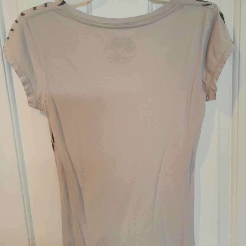 Stranded Distresed Look T-Shirt - Picture 5 of 5
